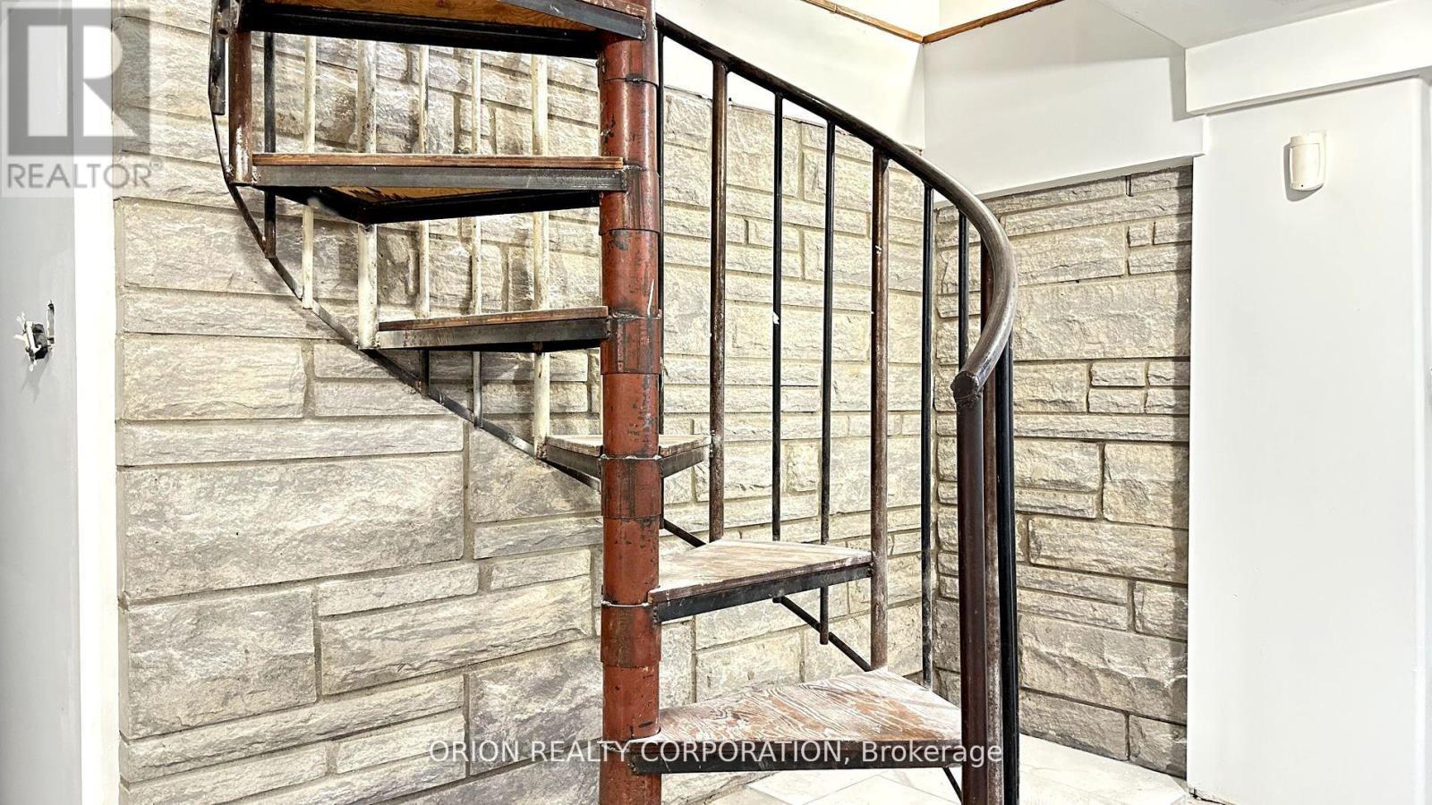 20 Holgate Street, Barrie, ON - Indoor Photo Showing Other Room