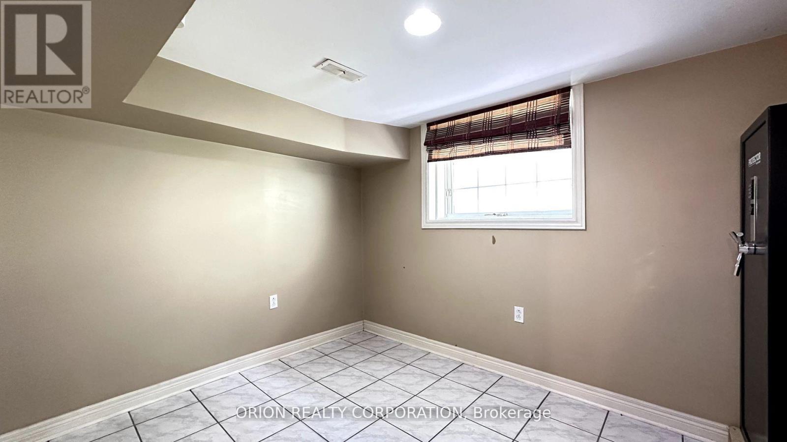 20 Holgate Street, Barrie, ON - Indoor Photo Showing Other Room
