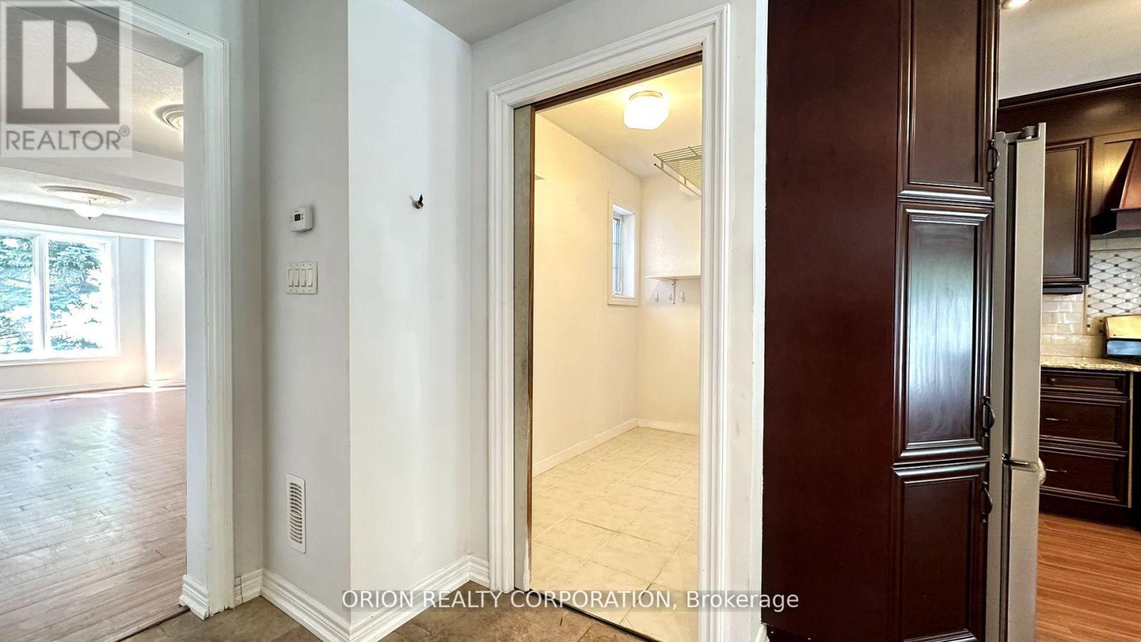 20 Holgate Street, Barrie, ON - Indoor Photo Showing Other Room