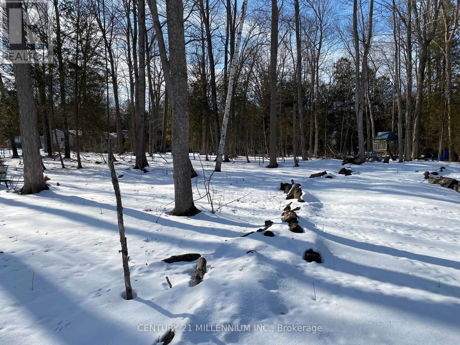 11 Knox Road E, Wasaga Beach, ON