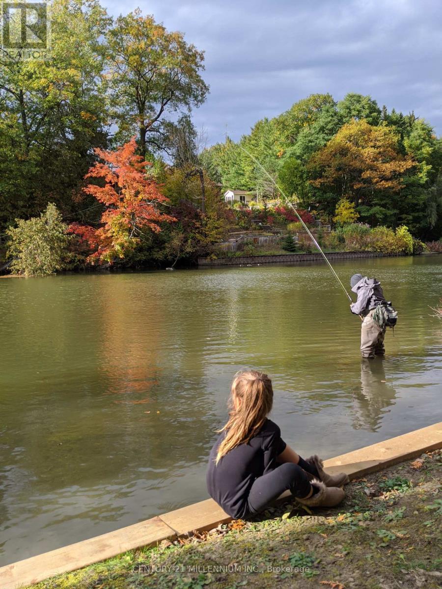 11 Knox Road E, Wasaga Beach, ON