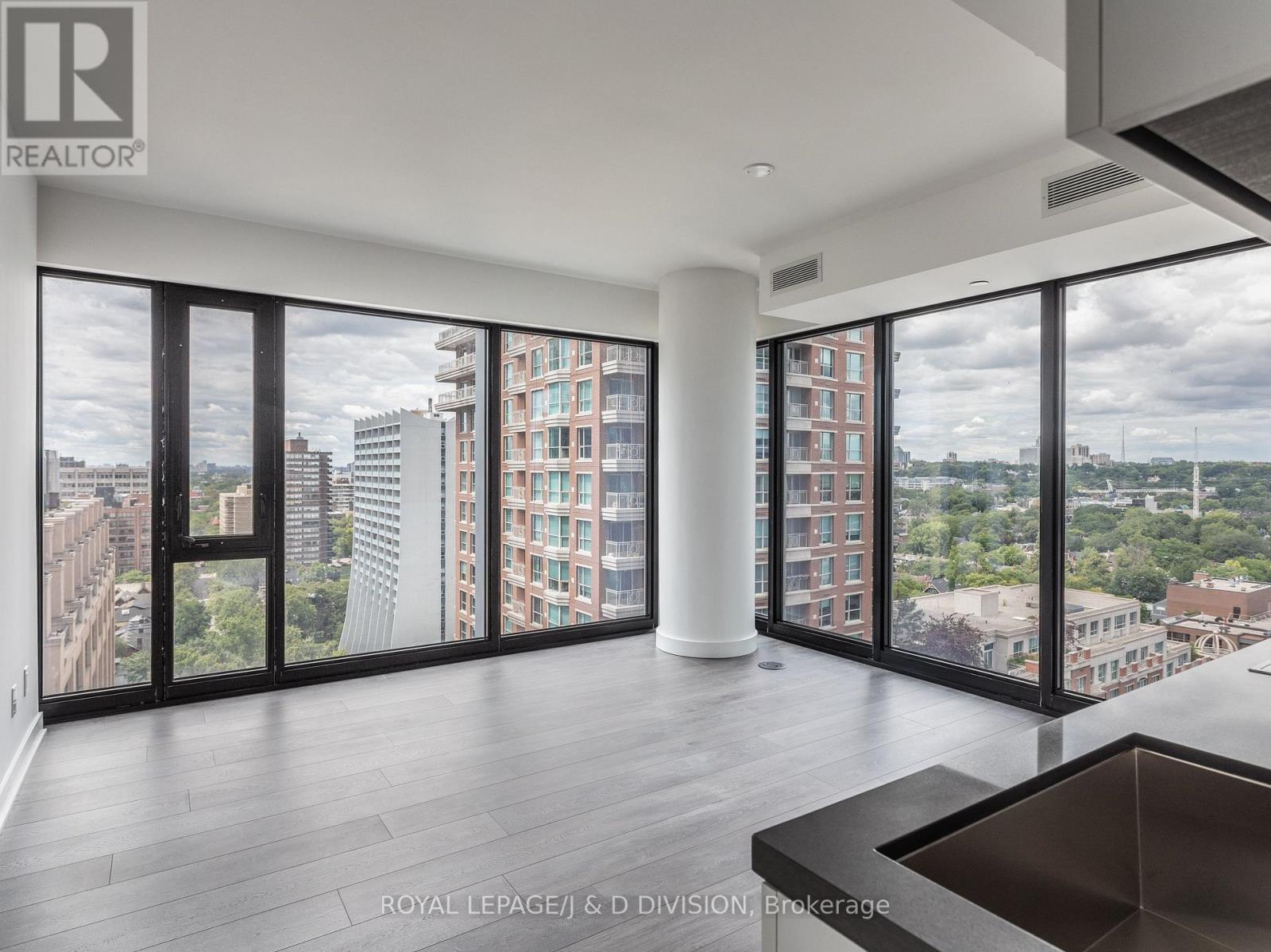 1812 - 188 Cumberland Street, Toronto, ON - Indoor