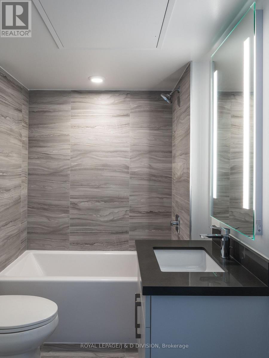 1812 - 188 Cumberland Street, Toronto, ON - Indoor Photo Showing Bathroom