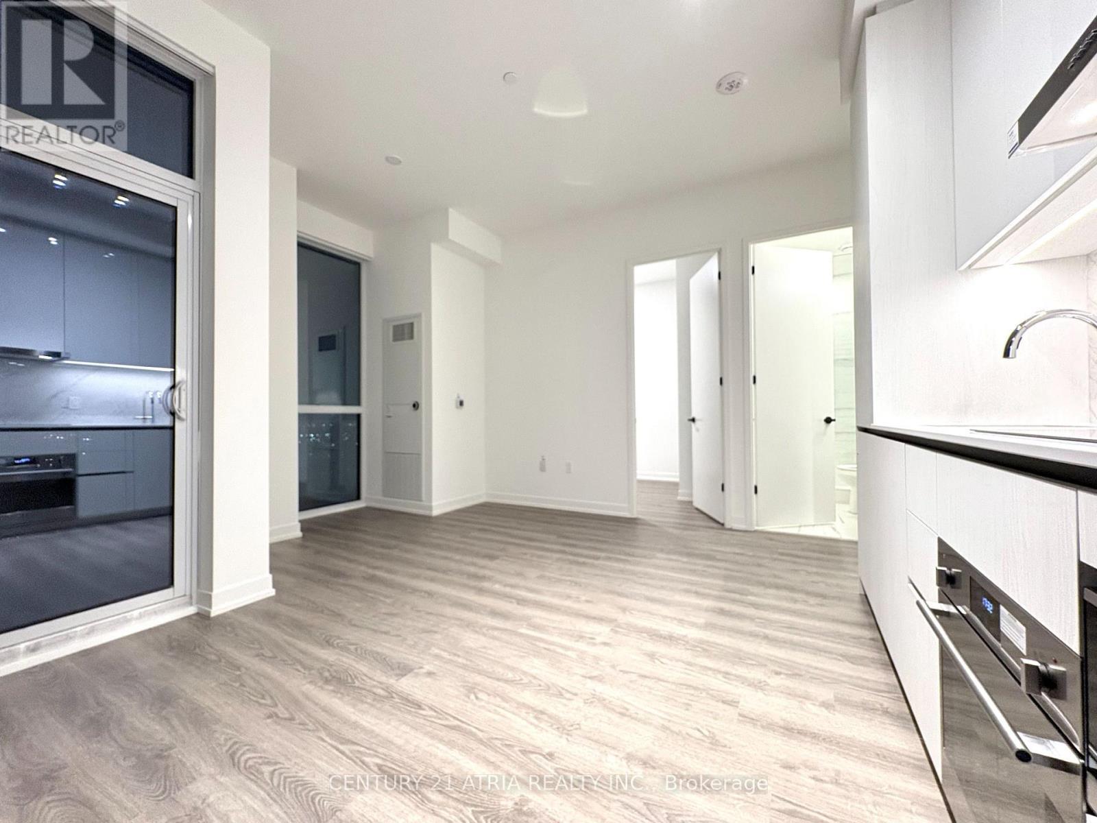 3707 - 8 Interchange Way, Vaughan, ON - Indoor