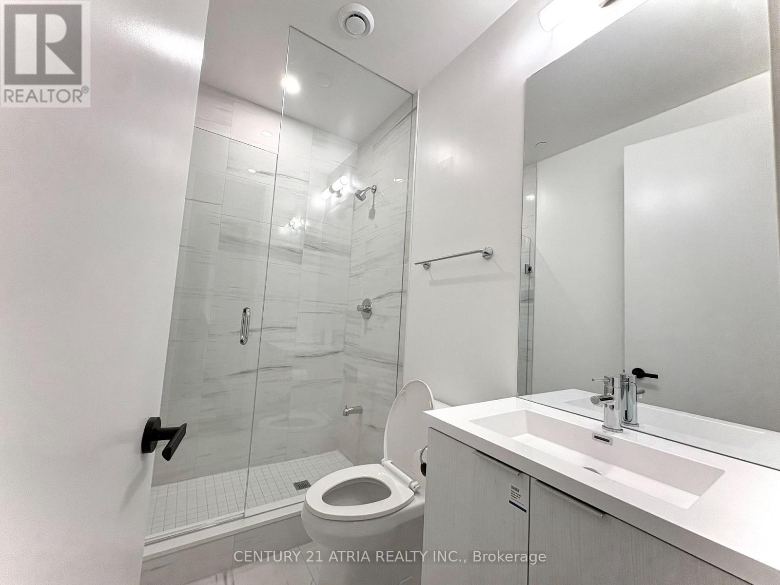 3707 - 8 Interchange Way, Vaughan, ON - Indoor Photo Showing Bathroom
