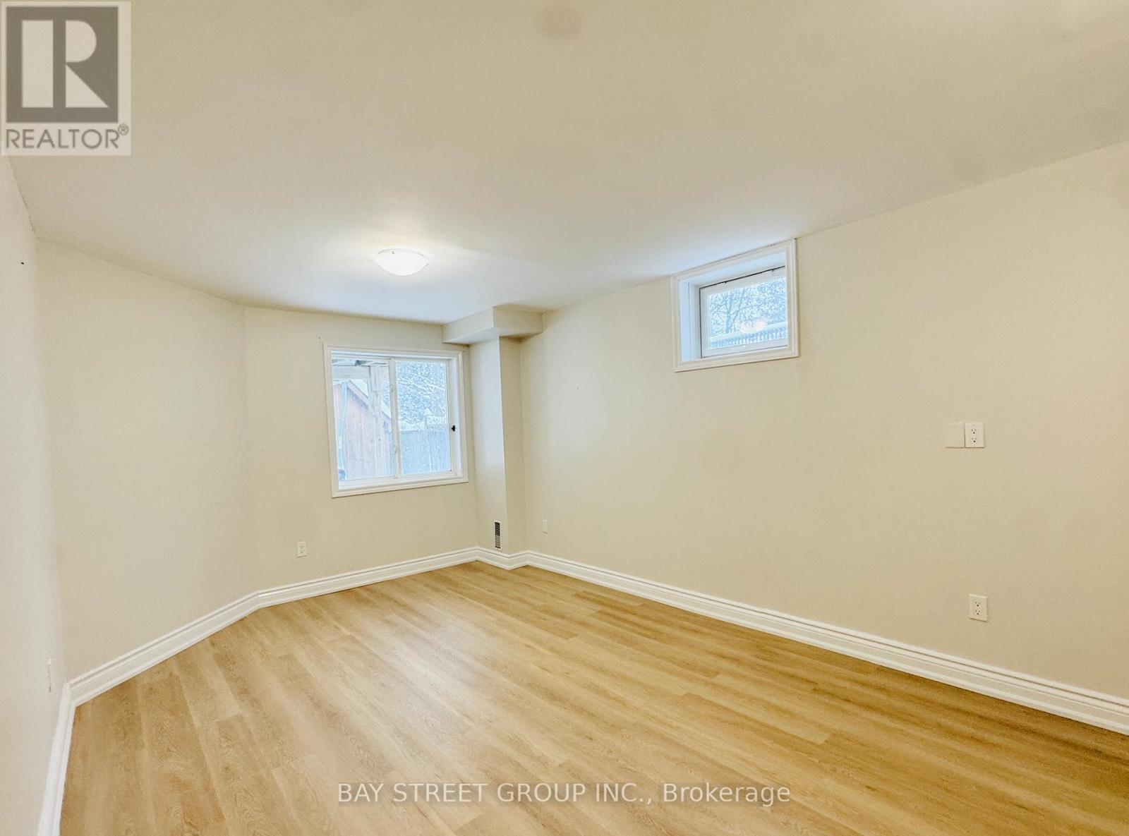 28 Shalom Way, Barrie, ON - Indoor Photo Showing Other Room