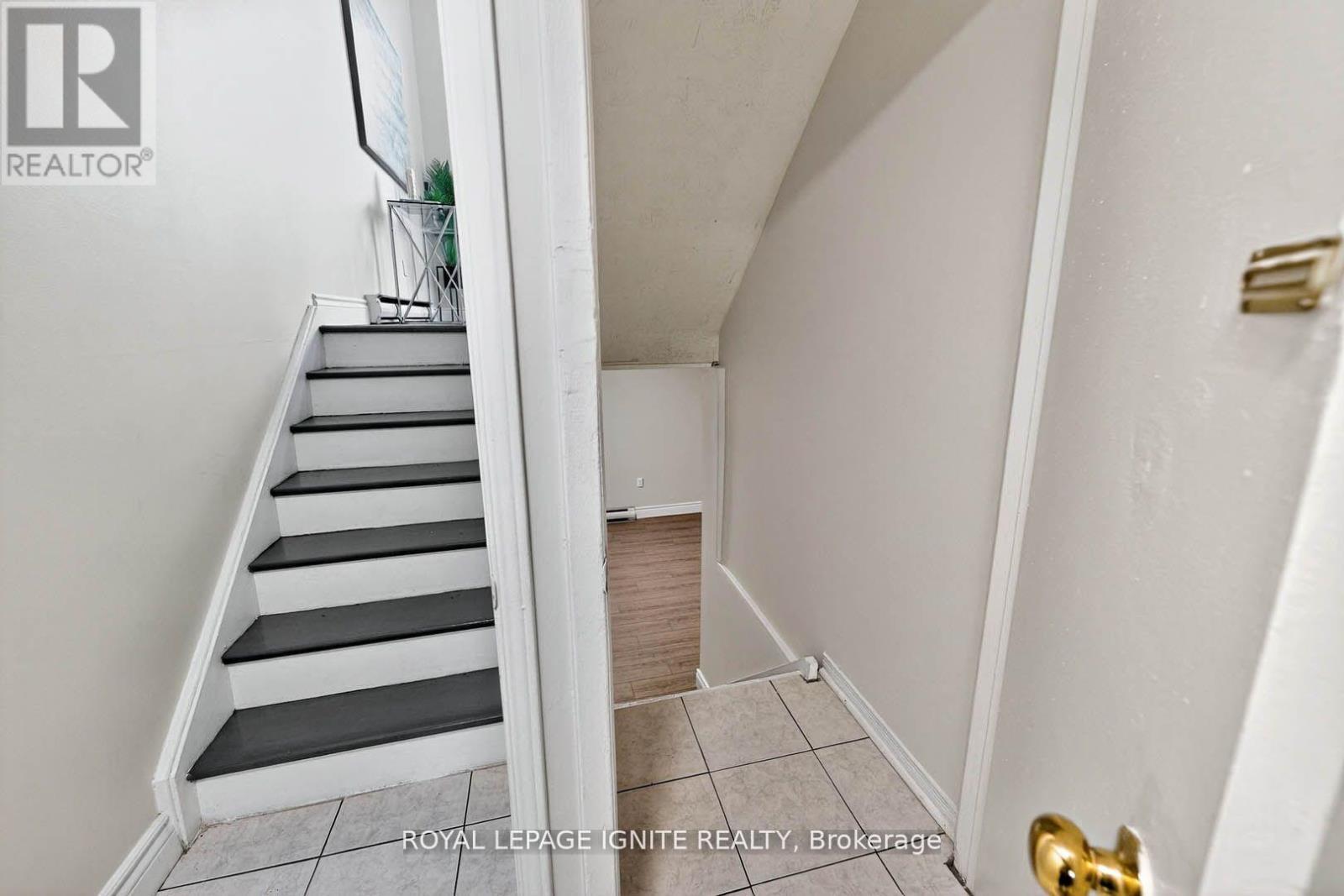 116 Darras Court, Brampton, ON - Indoor Photo Showing Other Room