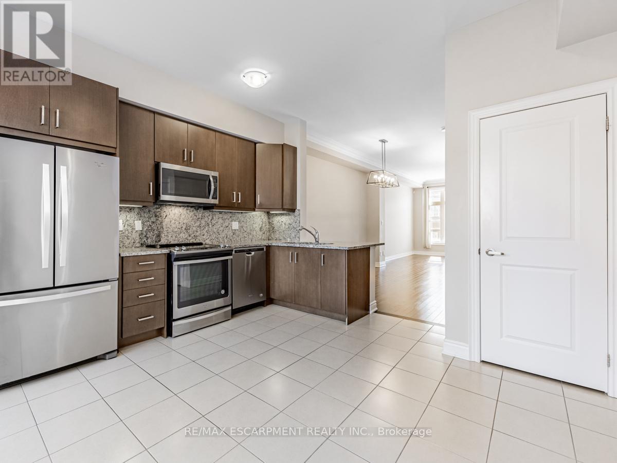 2163 Lillykin Street, Oakville, ON - Indoor Photo Showing Kitchen