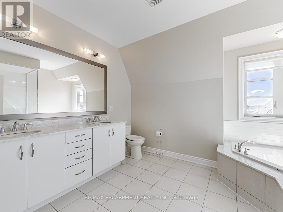 2163 Lillykin Street, Oakville, ON - Indoor Photo Showing Bathroom