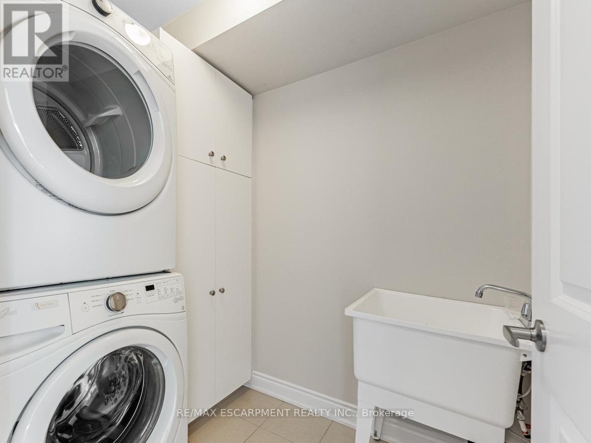 2163 Lillykin Street, Oakville, ON - Indoor Photo Showing Laundry Room