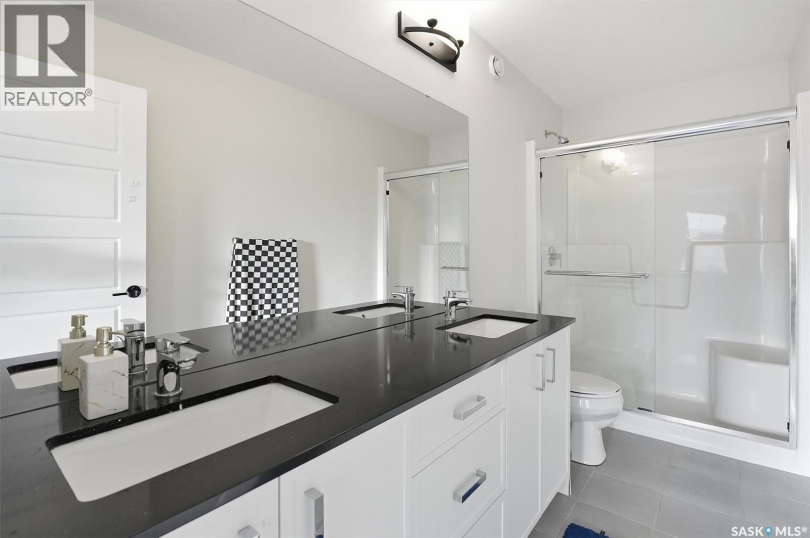 206 Pepper Court, Saskatoon, SK - Indoor Photo Showing Bathroom