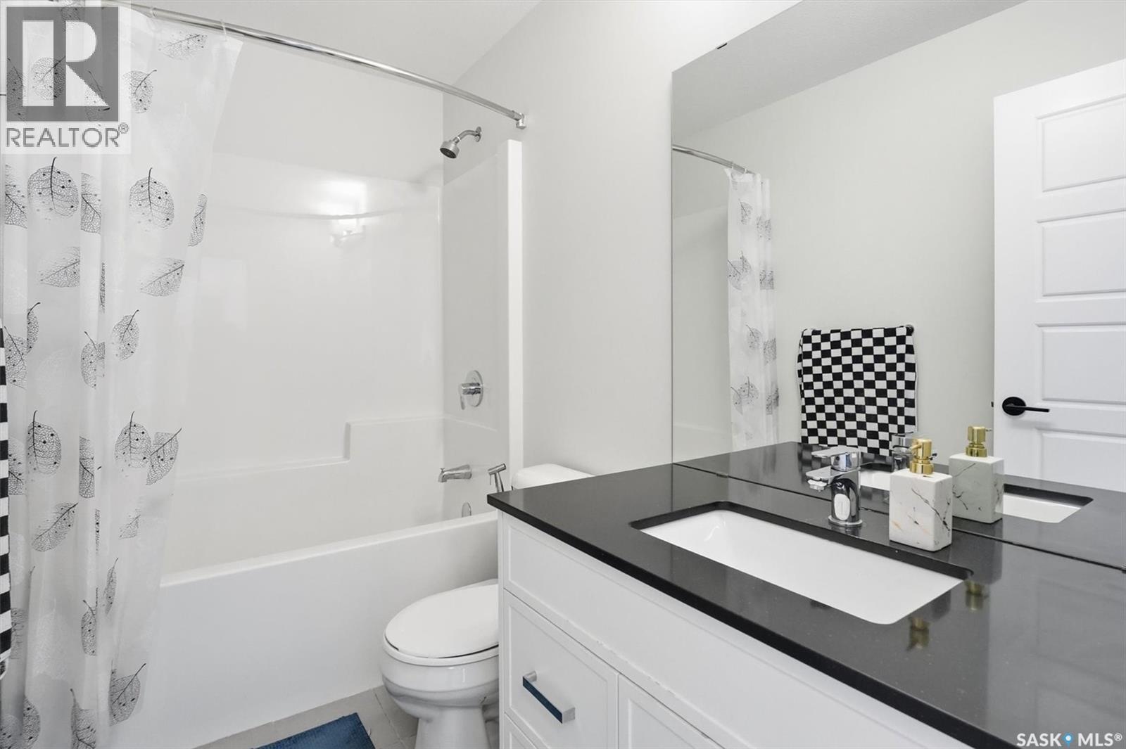 206 Pepper Court, Saskatoon, SK - Indoor Photo Showing Bathroom