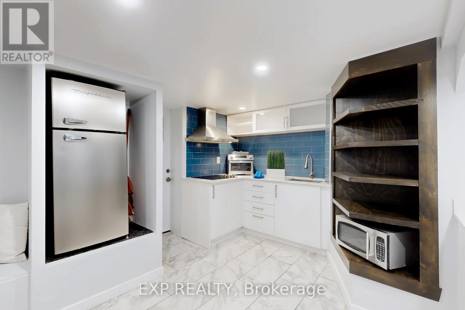 7 David Street, Brampton, ON - Indoor