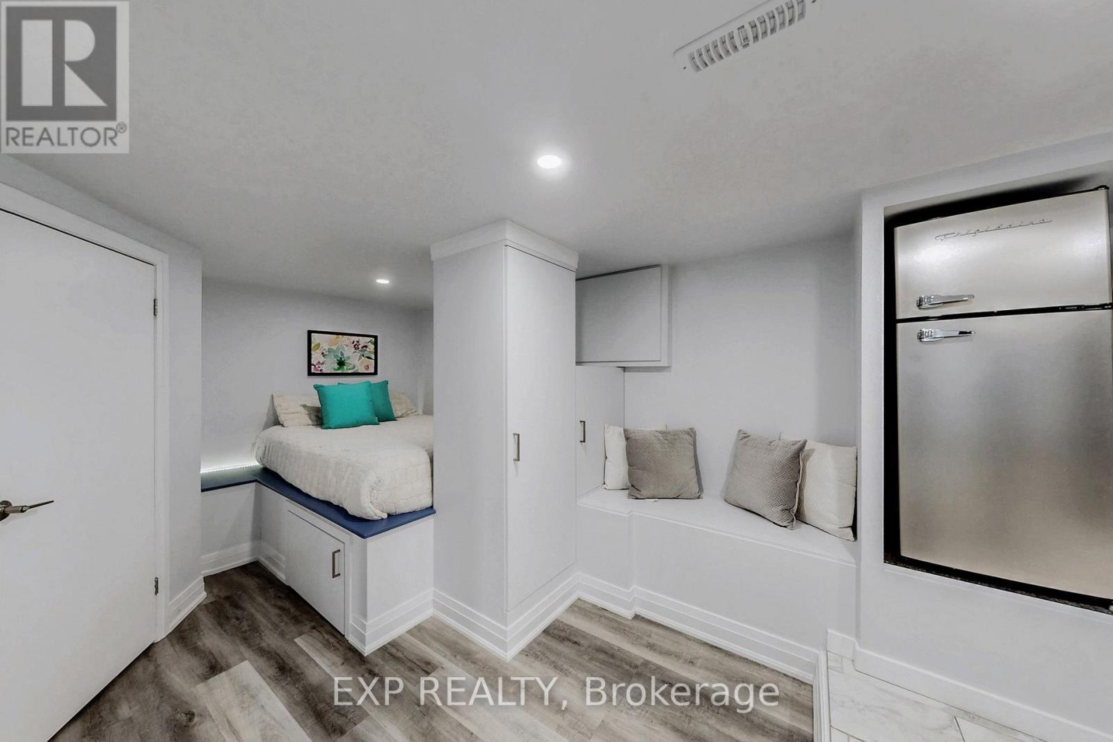 7 David Street, Brampton, ON - Indoor