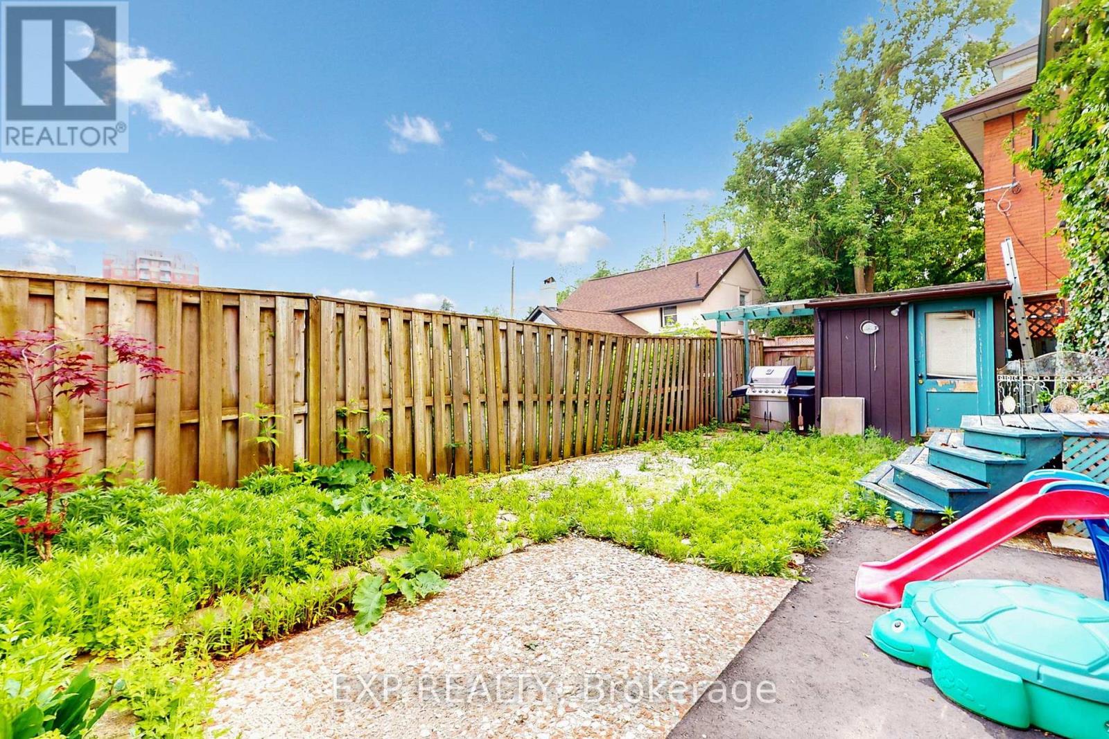 7 David Street, Brampton, ON - Outdoor