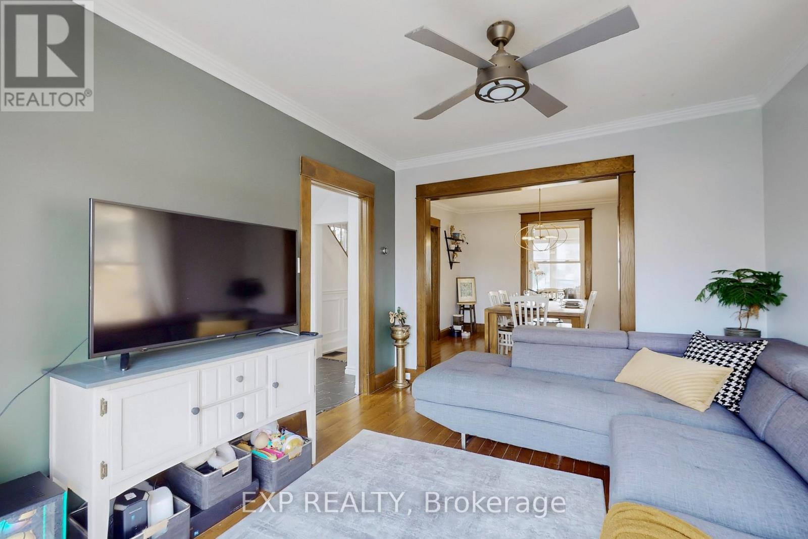 7 David Street, Brampton, ON - Indoor Photo Showing Living Room
