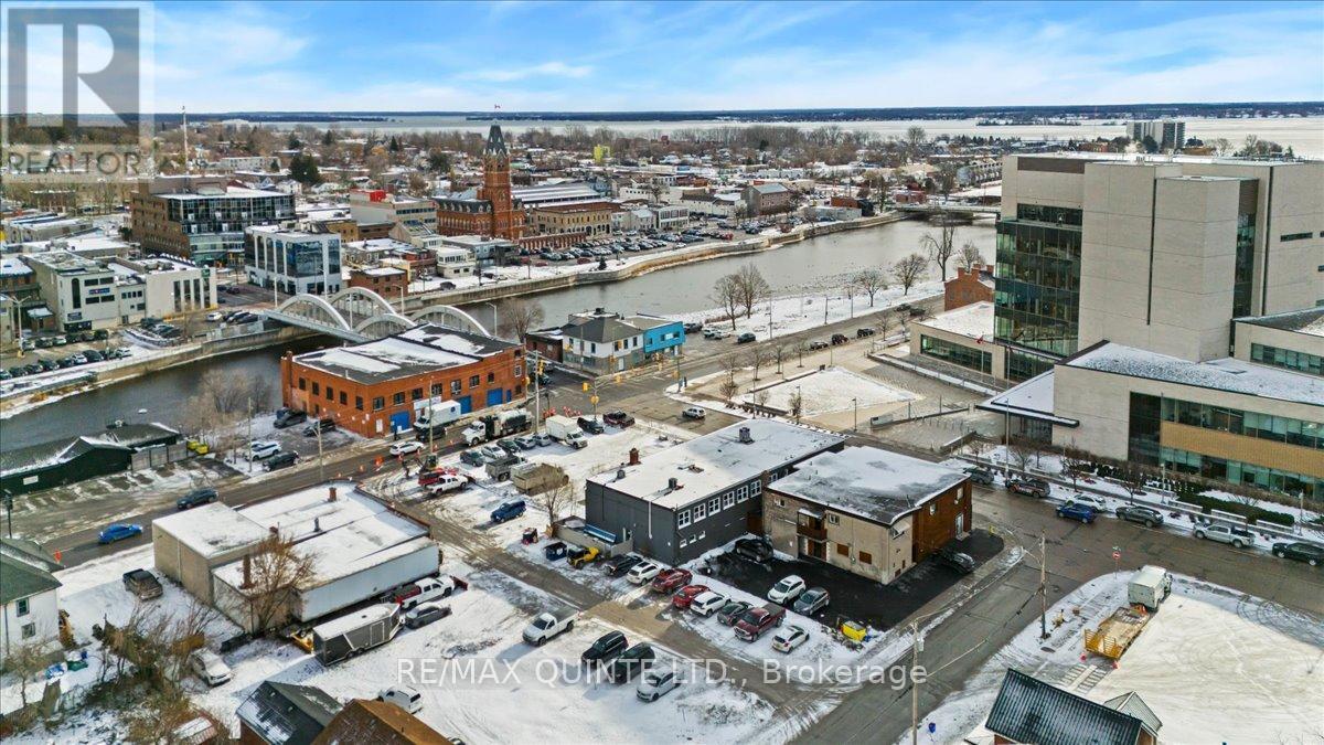 14 Bridge Street W, Belleville (Belleville Ward), ON