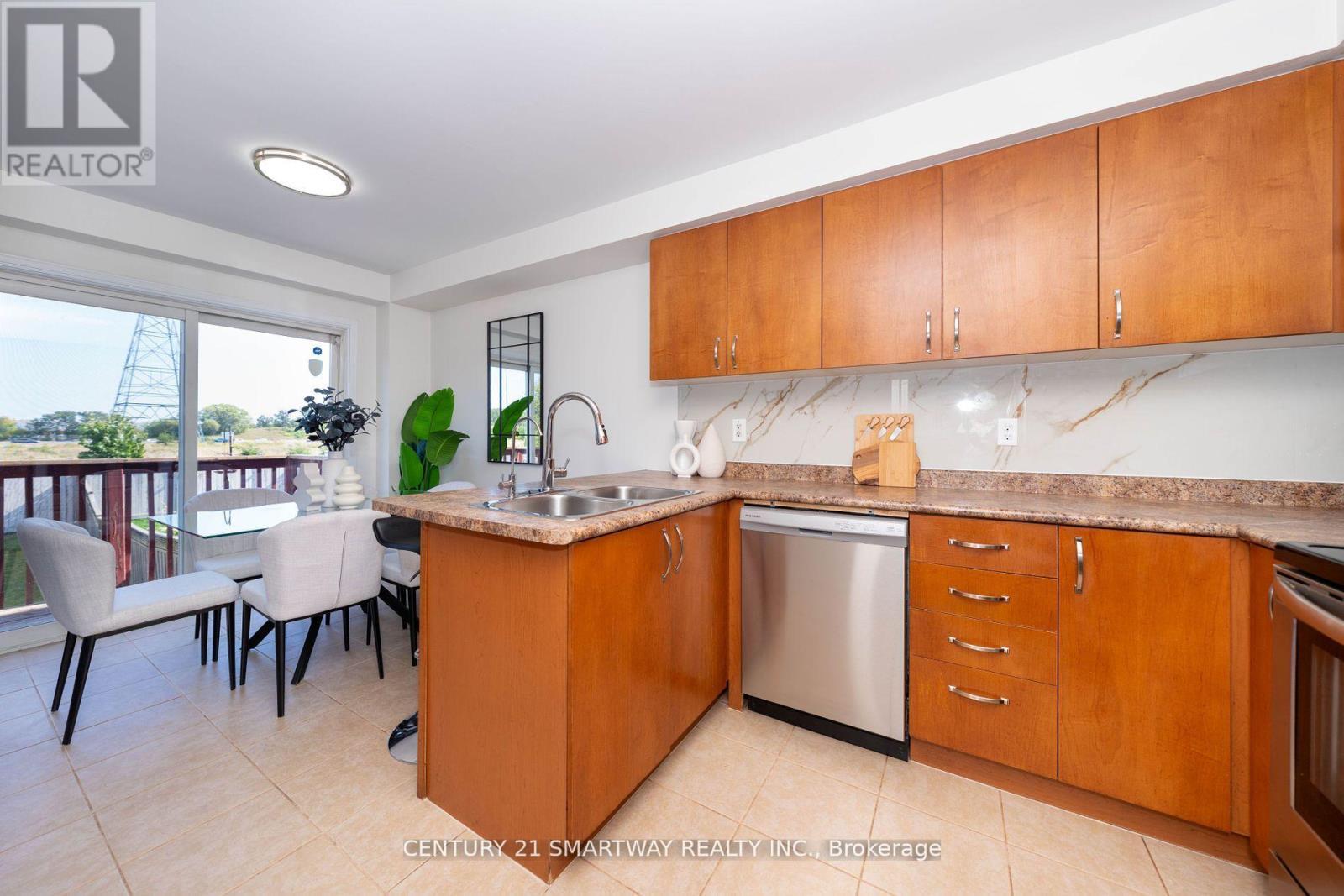3424 Angel Pass Drive, Mississauga, ON - Indoor Photo Showing Kitchen With Double Sink