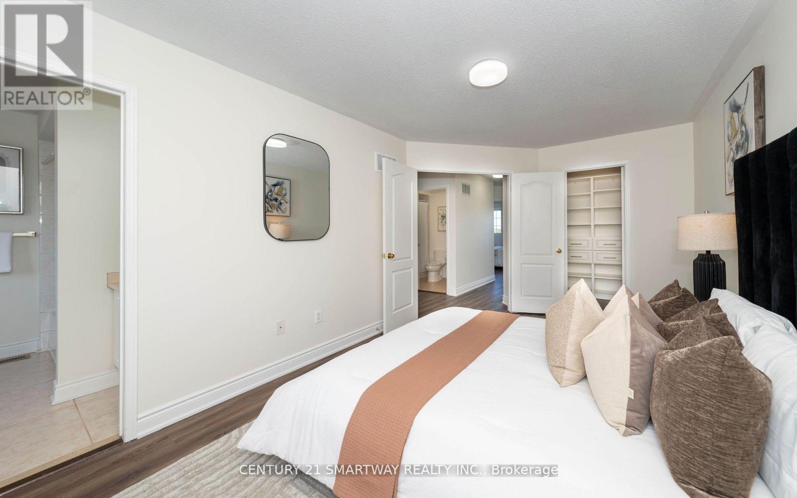 3424 Angel Pass Drive, Mississauga, ON - Indoor Photo Showing Bedroom