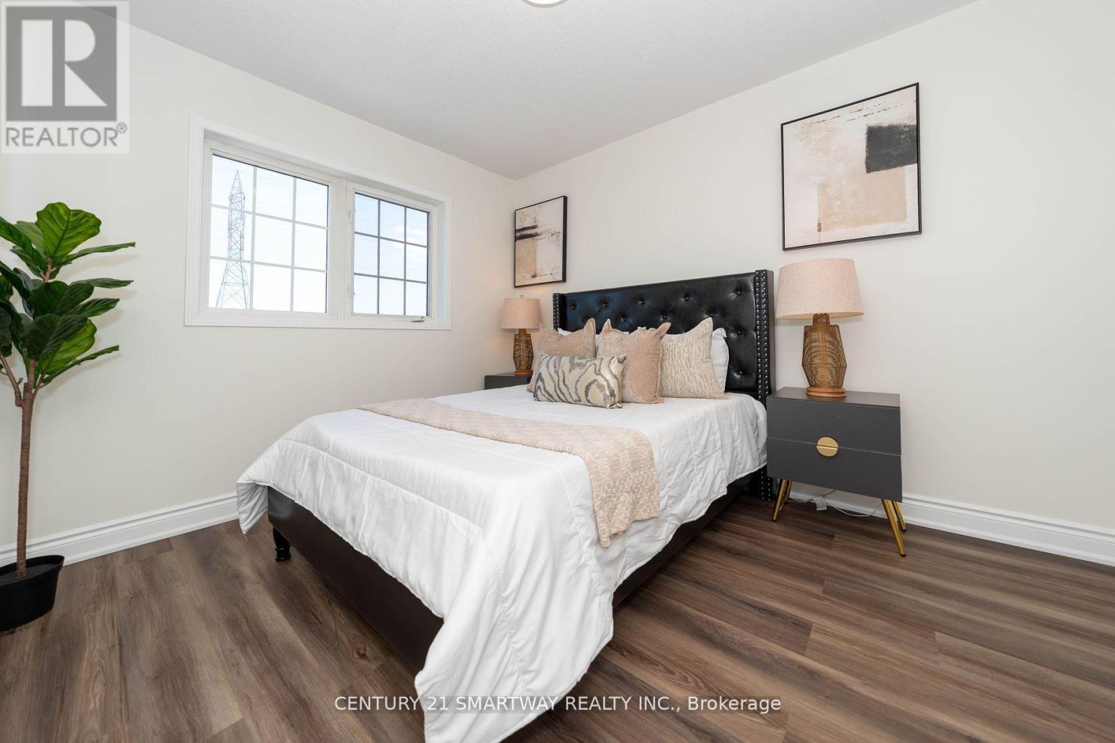 3424 Angel Pass Drive, Mississauga, ON - Indoor Photo Showing Bedroom