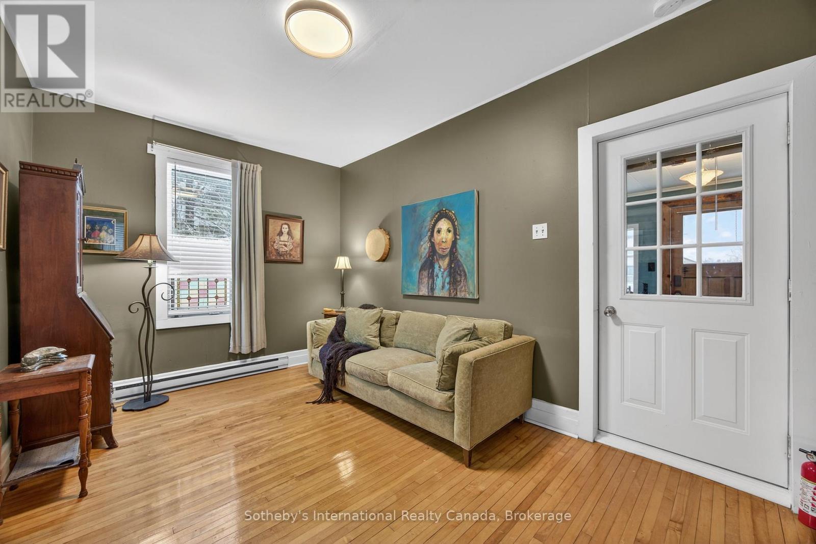 516 High Street, Georgian Bay (Freeman), ON - Indoor