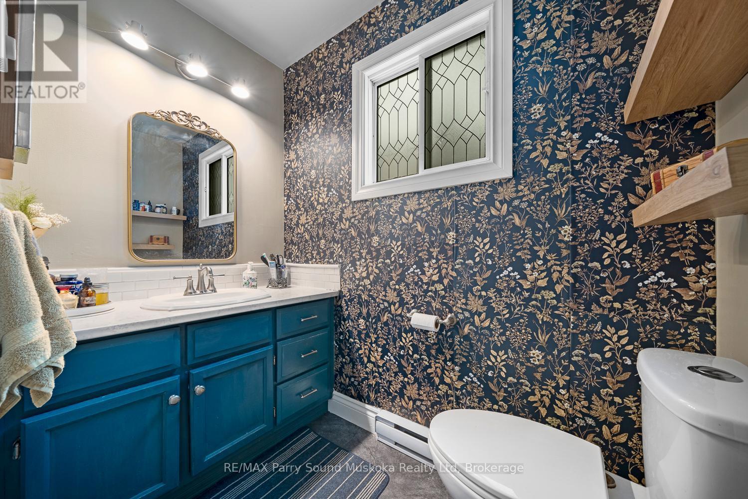37 Louisa Street, Parry Sound, ON - Indoor Photo Showing Bathroom