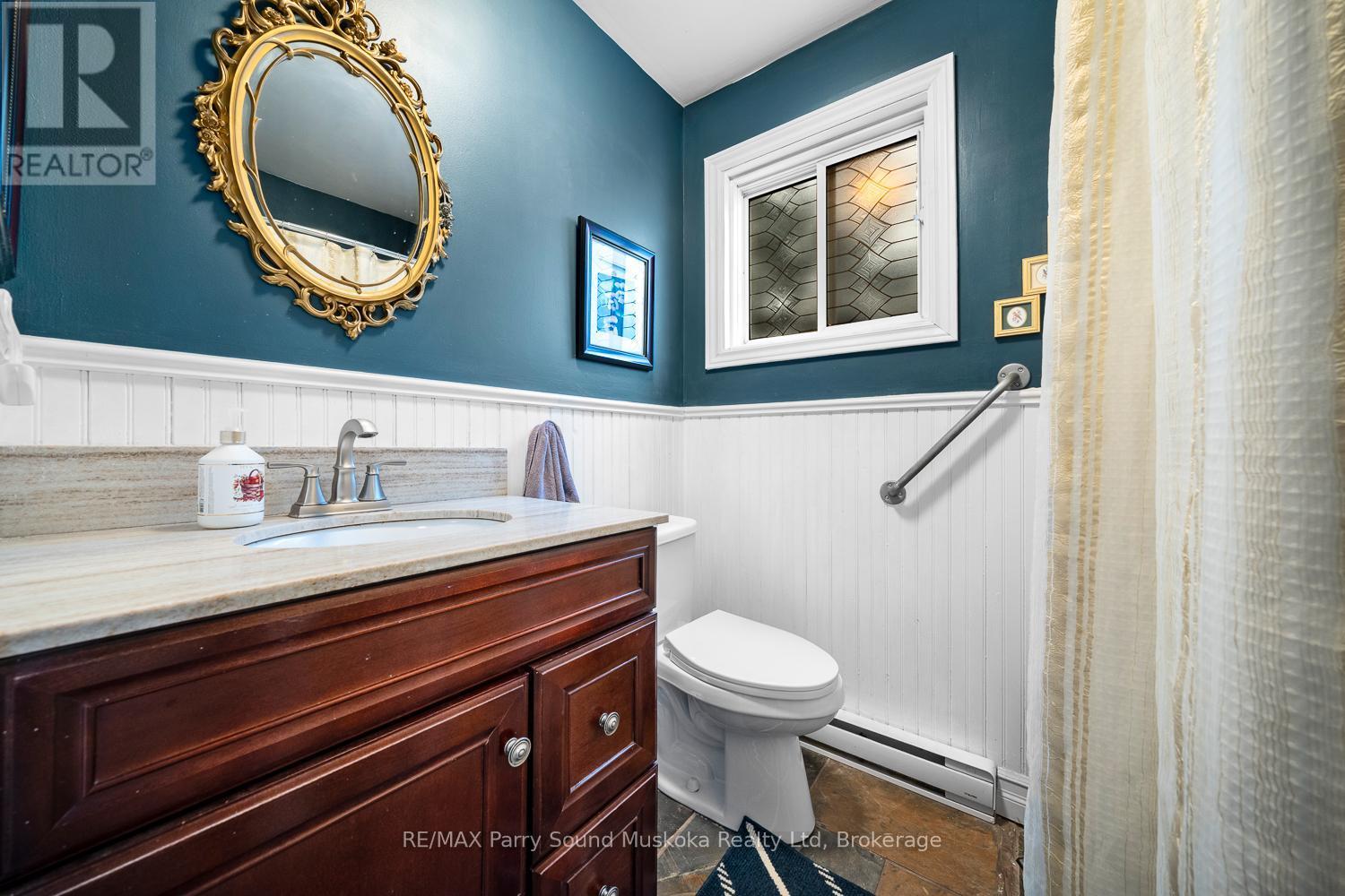 37 Louisa Street, Parry Sound, ON - Indoor Photo Showing Bathroom