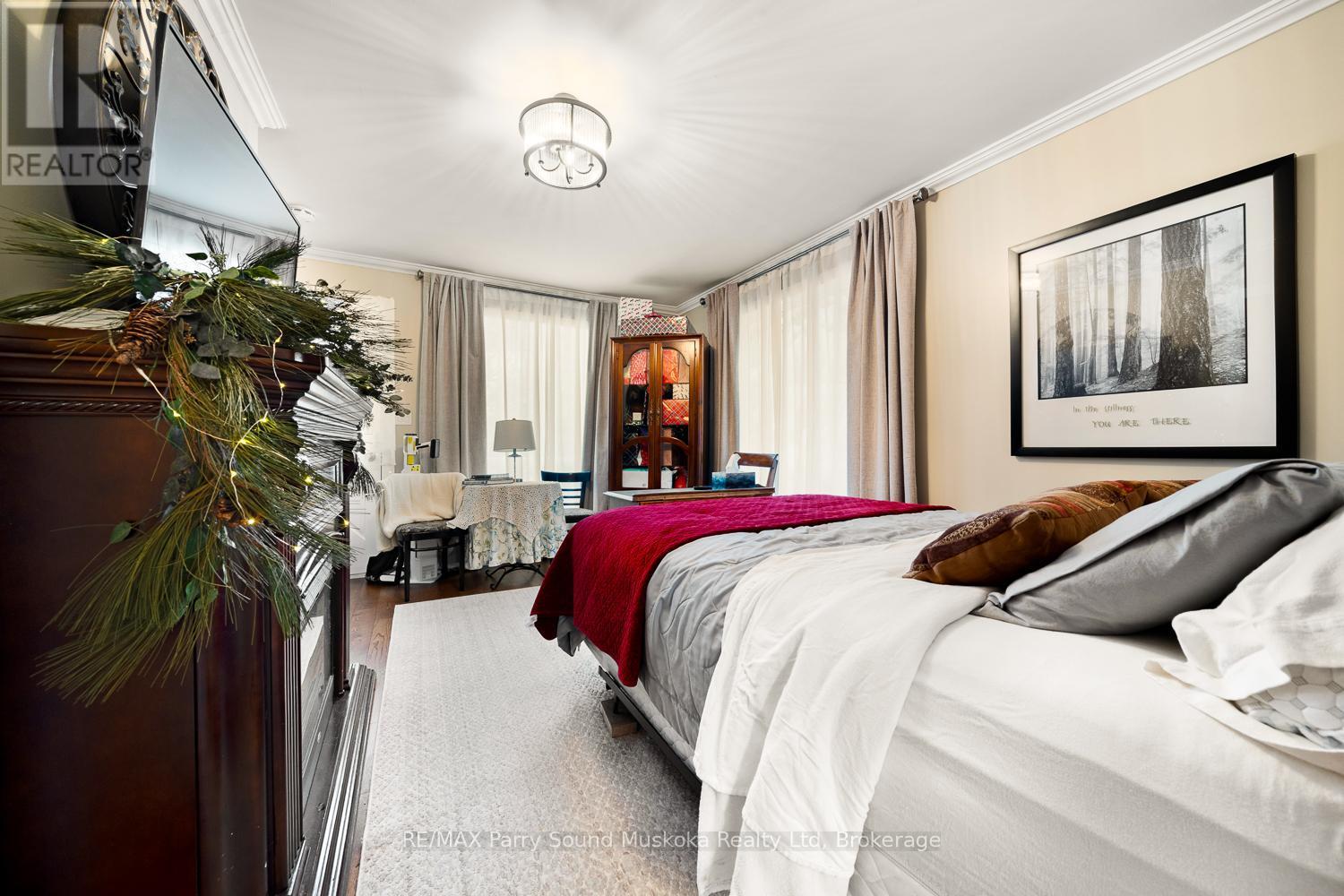 37 Louisa Street, Parry Sound, ON - Indoor Photo Showing Bedroom