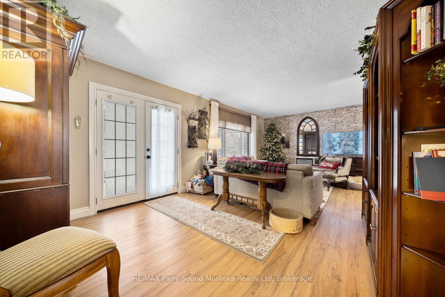 37 Louisa Street, Parry Sound, ON - Indoor