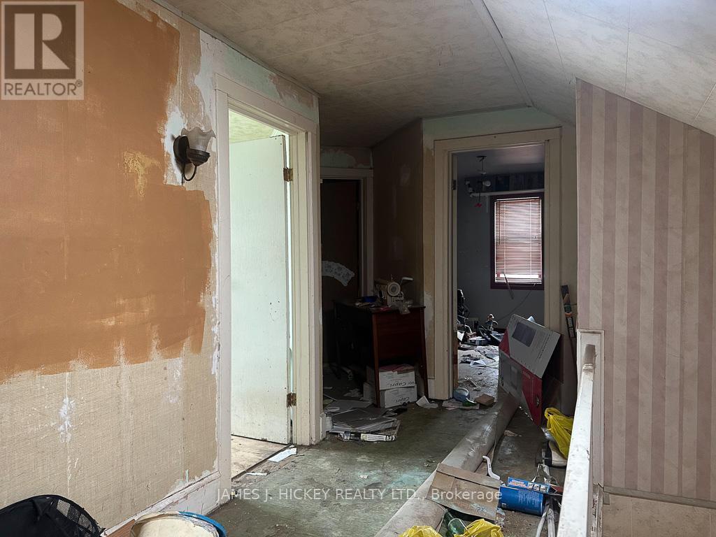 979 Lea Street, Pembroke, ON - Indoor Photo Showing Other Room