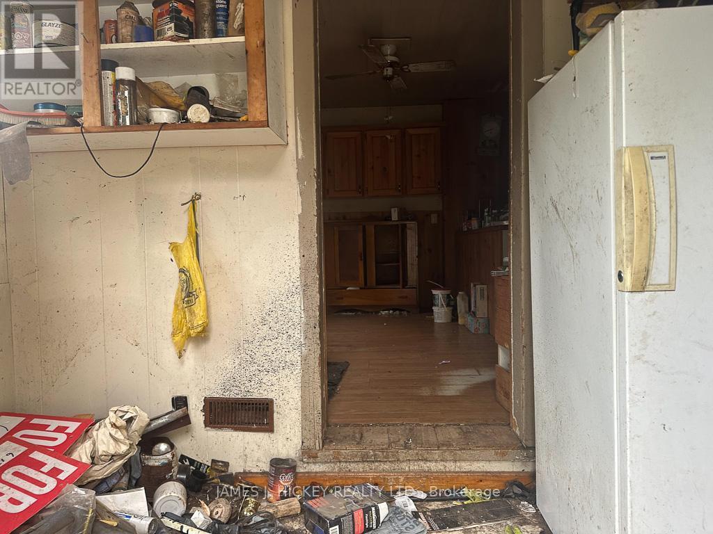 979 Lea Street, Pembroke, ON - Indoor Photo Showing Other Room