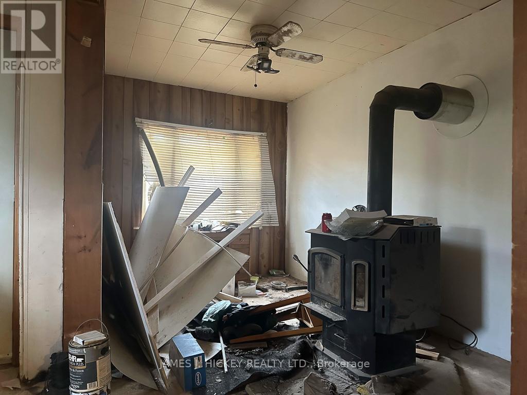 979 Lea Street, Pembroke, ON - Indoor Photo Showing Other Room