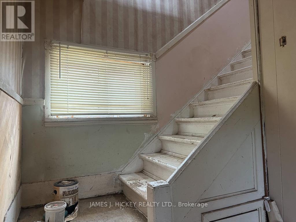 979 Lea Street, Pembroke, ON - Indoor Photo Showing Other Room