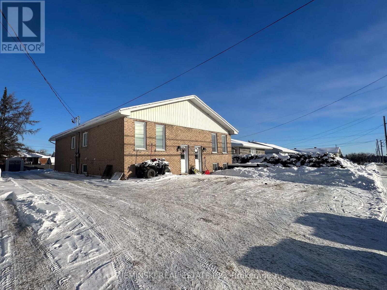 6128 King Street, Timmins (Porcupine - East), ON - Outdoor