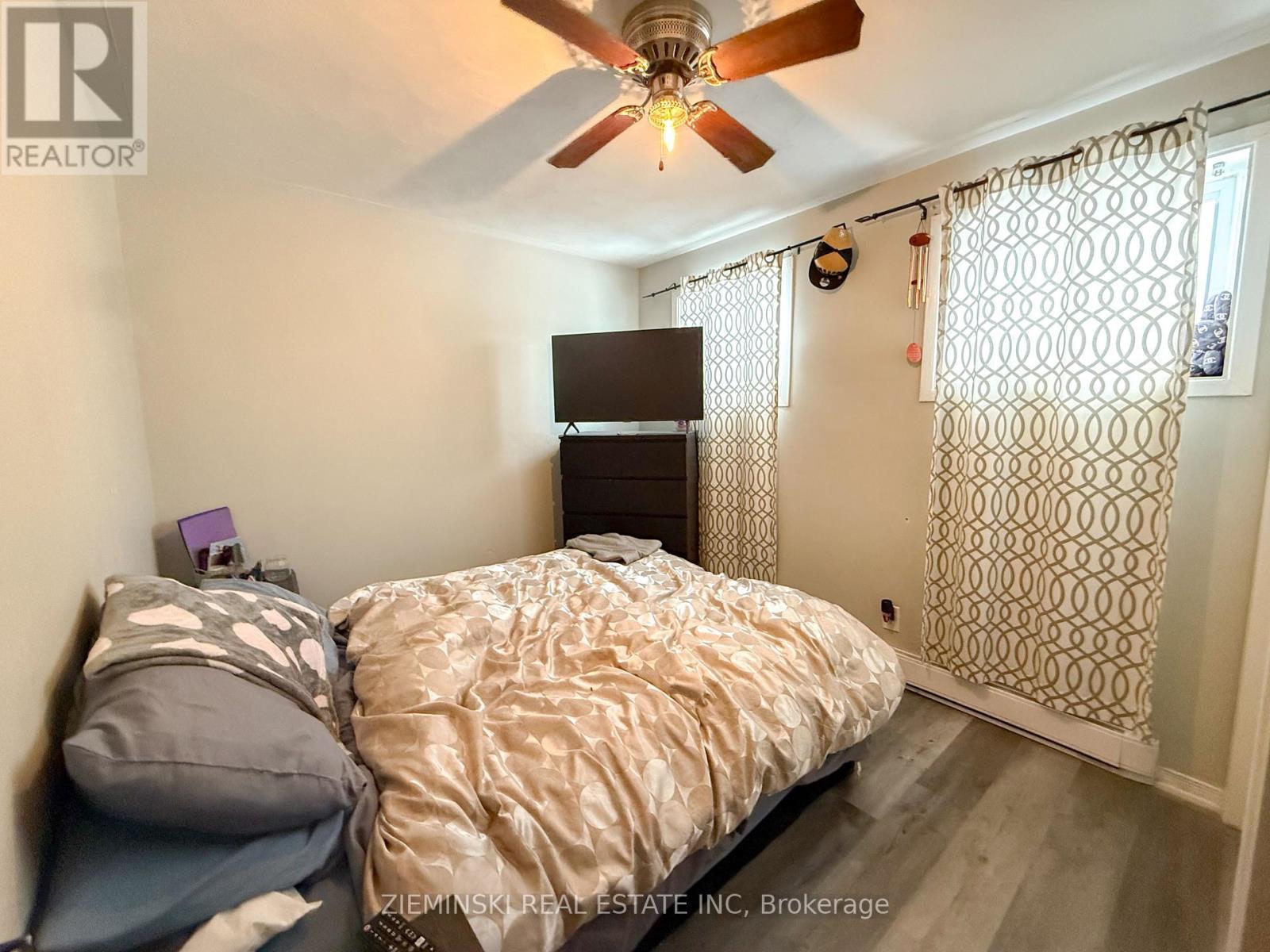 6128 King Street, Timmins (Porcupine - East), ON - Indoor Photo Showing Bedroom
