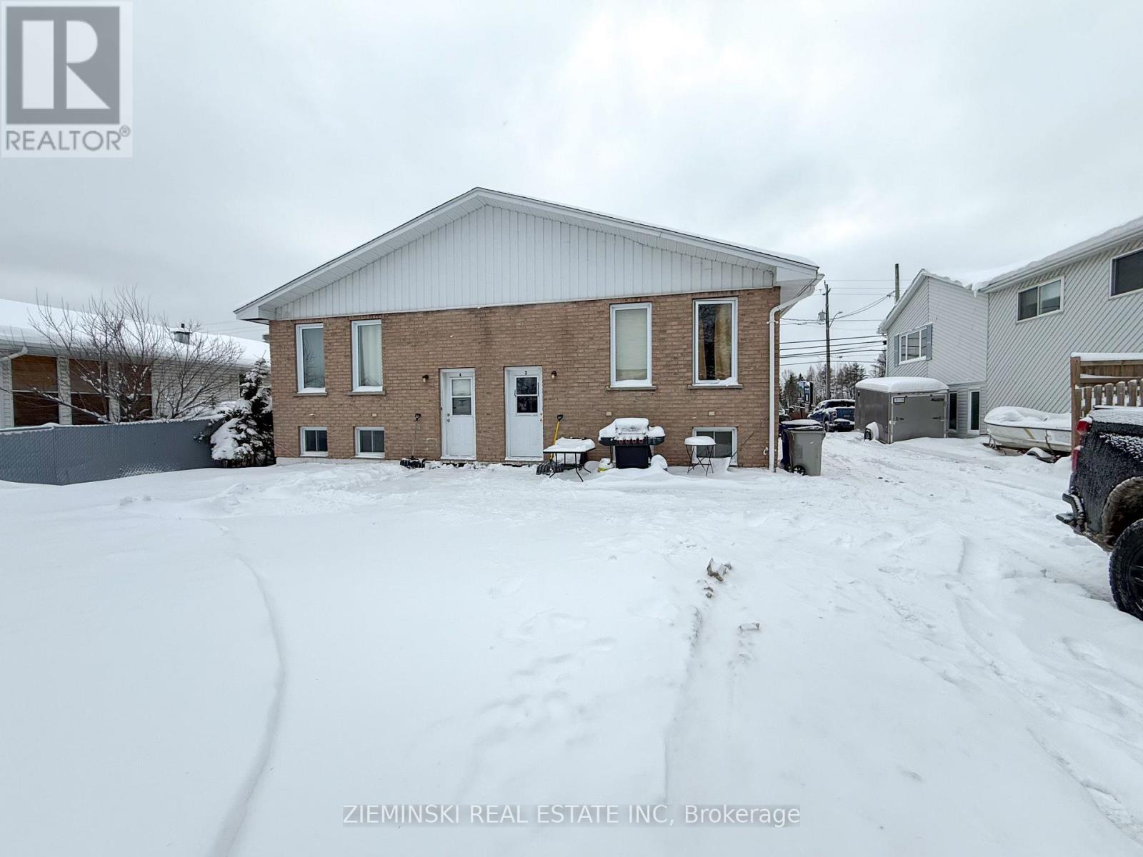 6128 King Street, Timmins (Porcupine - East), ON - Outdoor