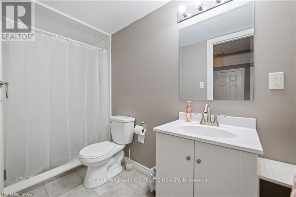 24 Macbean Crescent, Hamilton, ON - Indoor Photo Showing Bathroom