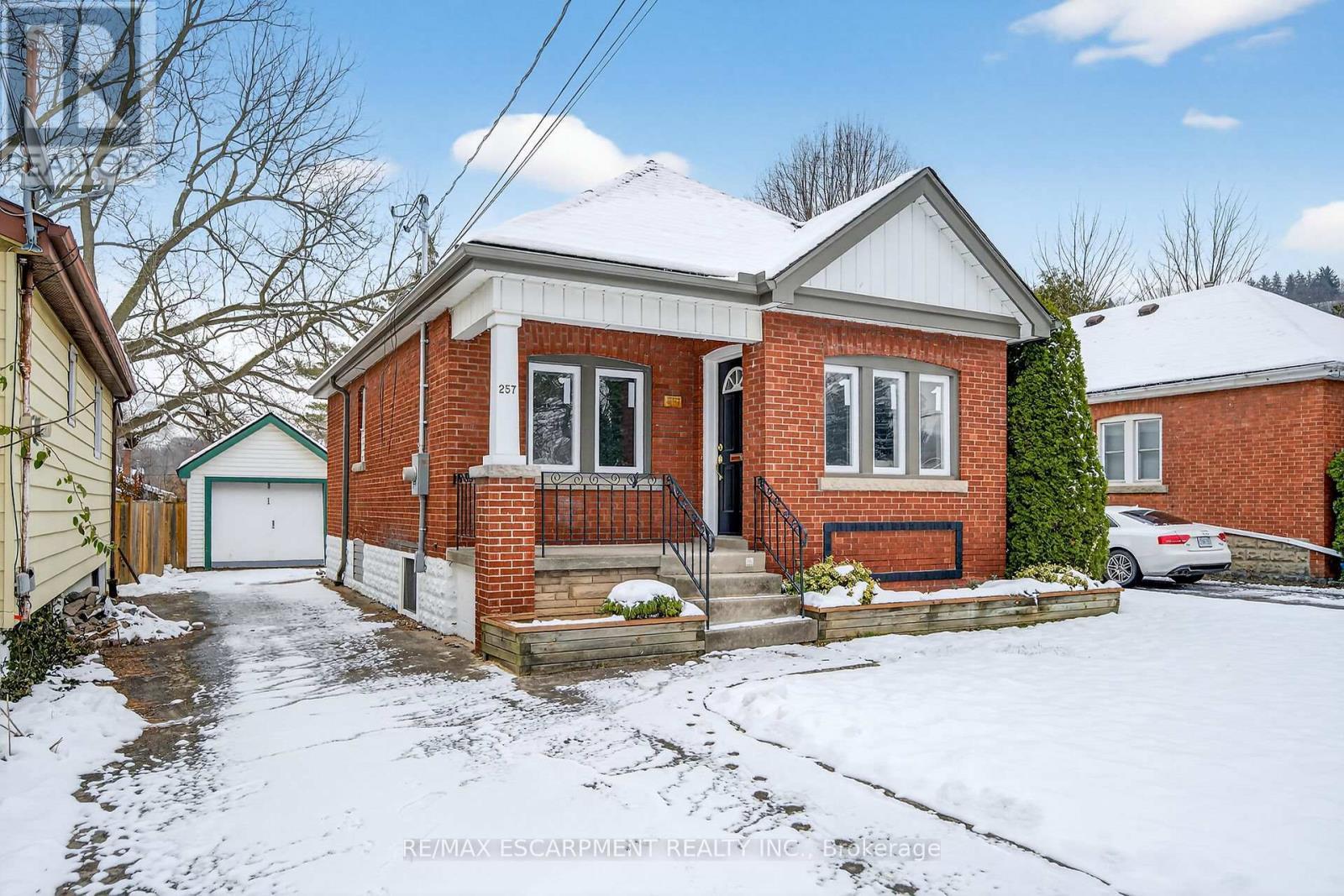 257 Broadway Avenue, Hamilton, ON - Outdoor