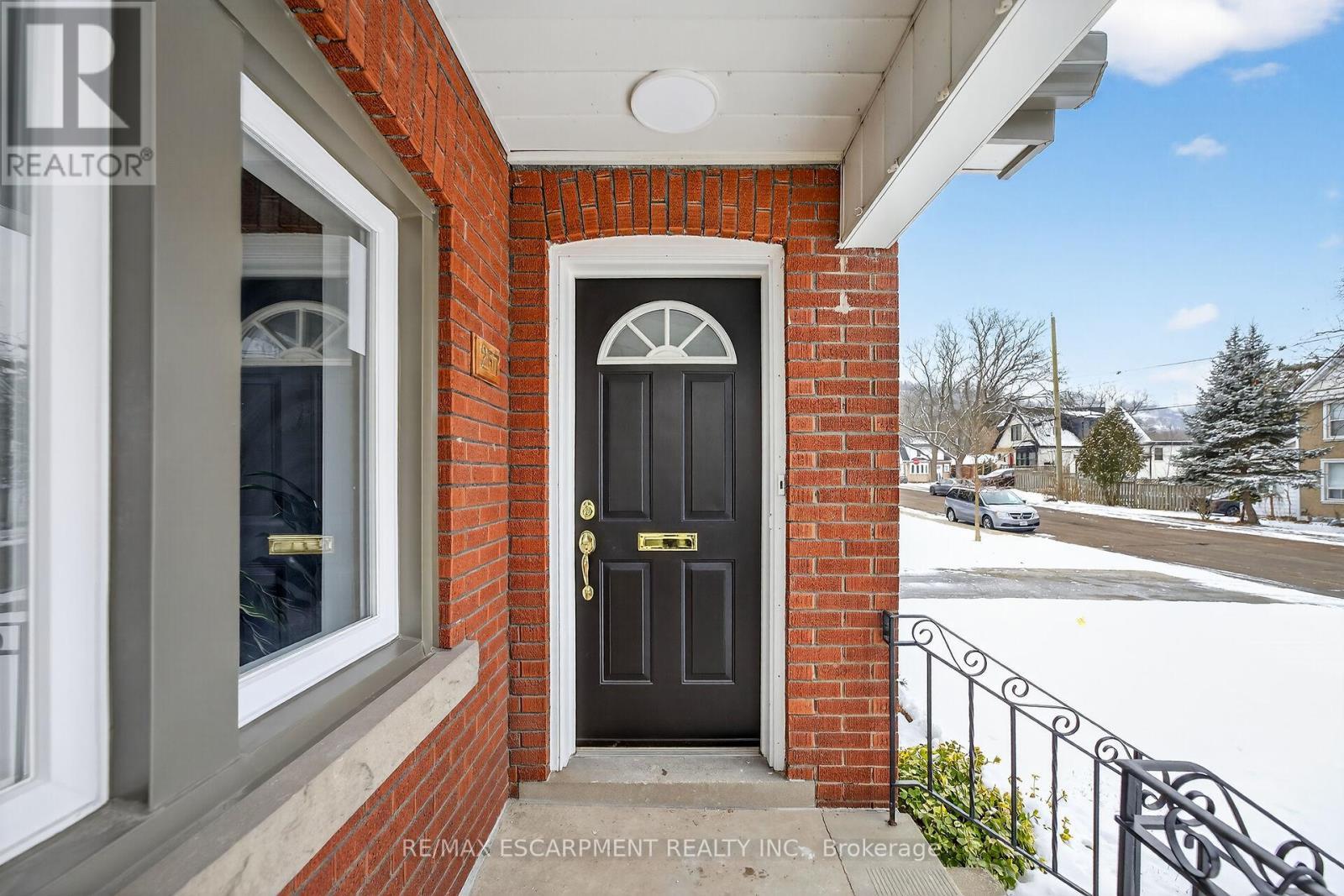 257 Broadway Avenue, Hamilton, ON - Outdoor With Exterior