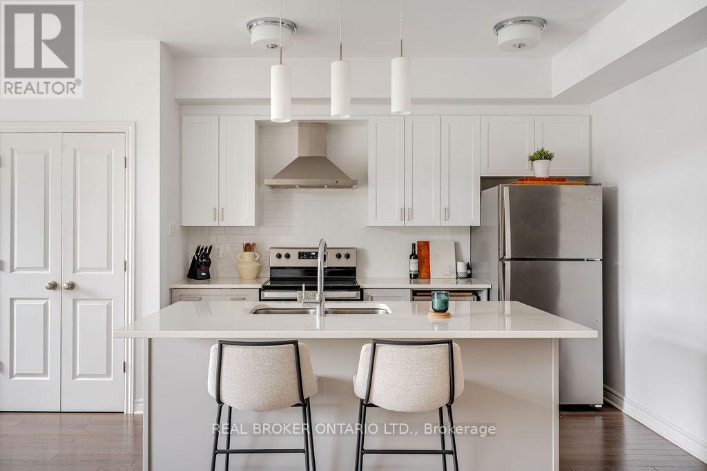 23 - 590 Compass Street, Ottawa, ON - Indoor Photo Showing Kitchen With Stainless Steel Kitchen With Upgraded Kitchen