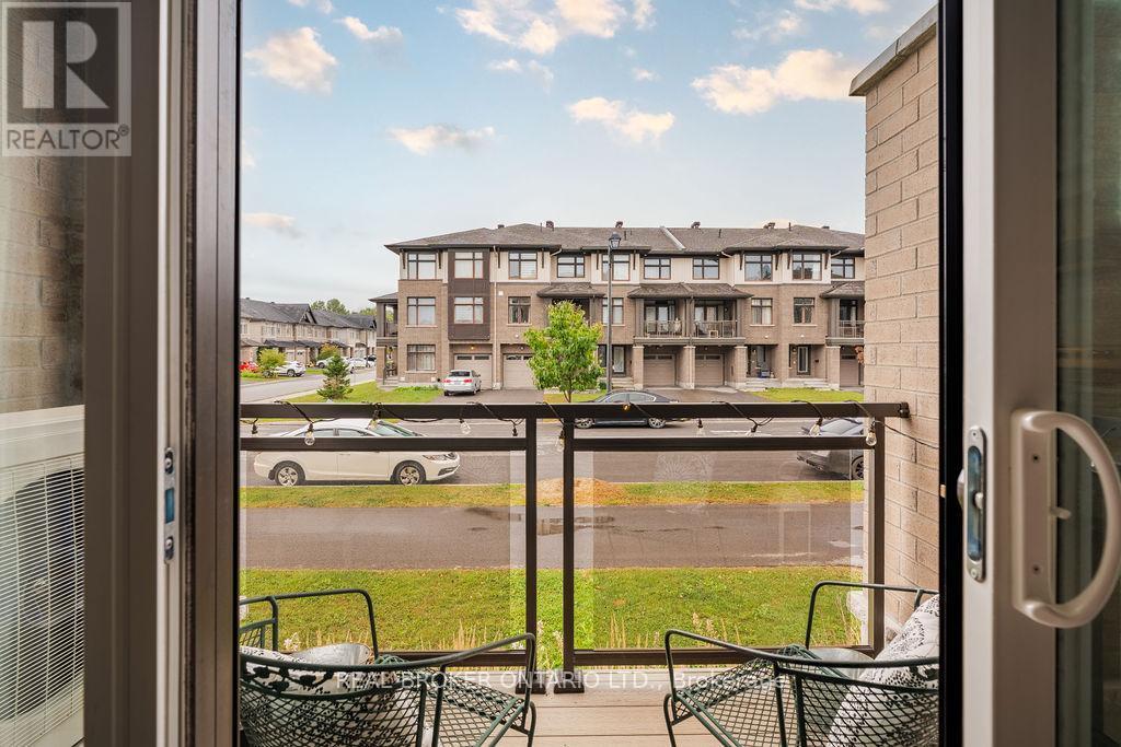 23 - 590 Compass Street, Ottawa, ON - Outdoor