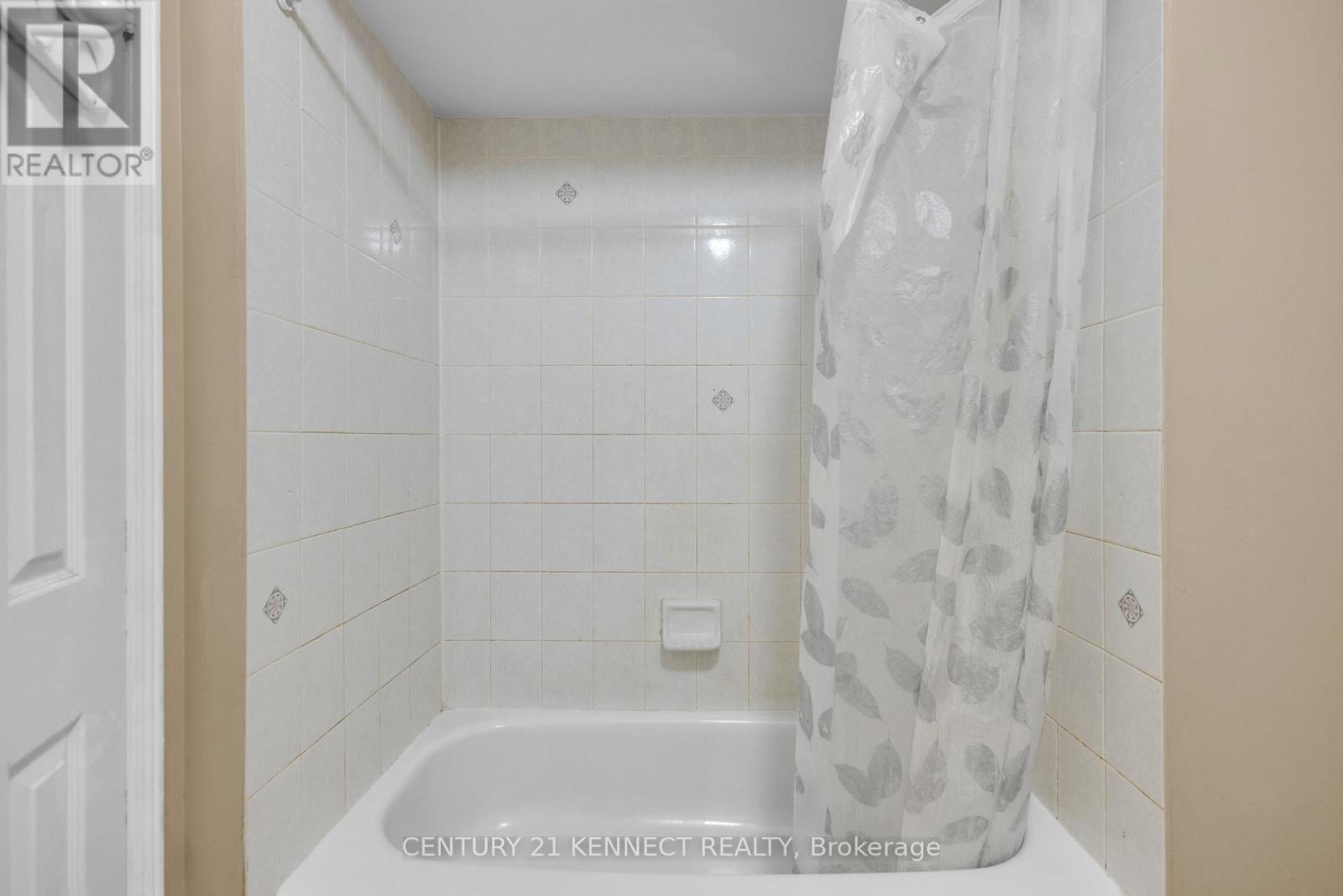 Upper - 173 Lockwood Road, Brampton, ON - Indoor Photo Showing Bathroom