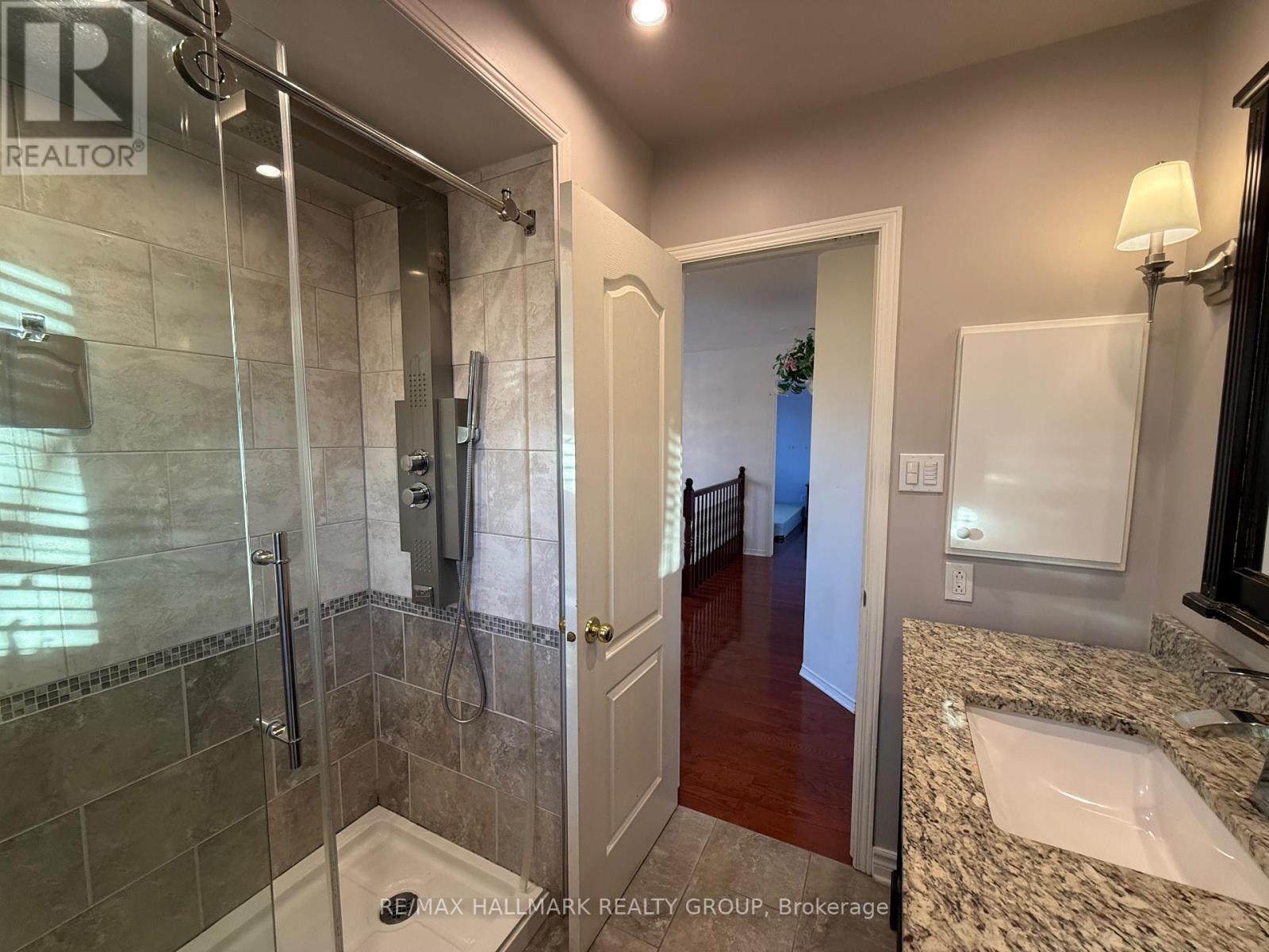 2 Kentsdale Drive, Ottawa, ON - Indoor Photo Showing Bathroom