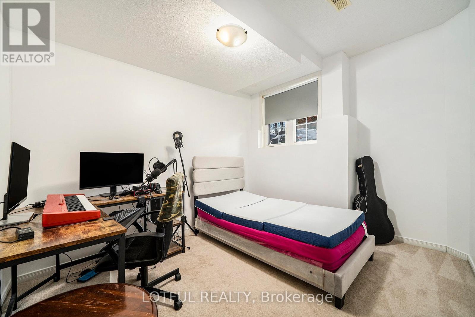 58 Steele Park Private, Ottawa, ON - Indoor Photo Showing Office