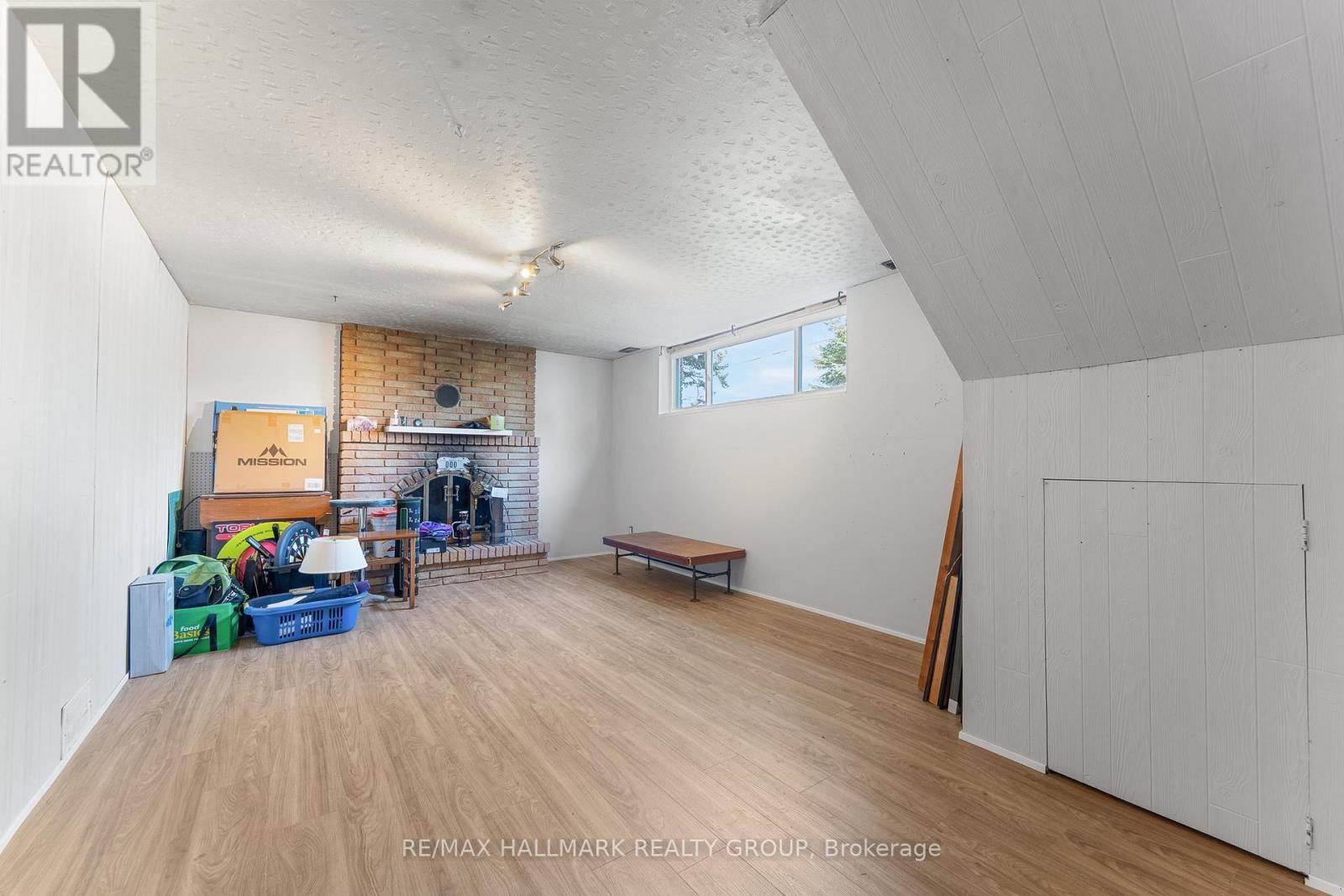 3960 Farmers Way, Ottawa, ON - Indoor Photo Showing Other Room With Fireplace