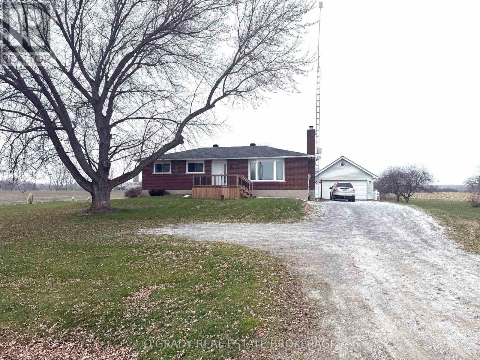 4472 Lords Mills Road, Augusta, ON - Outdoor