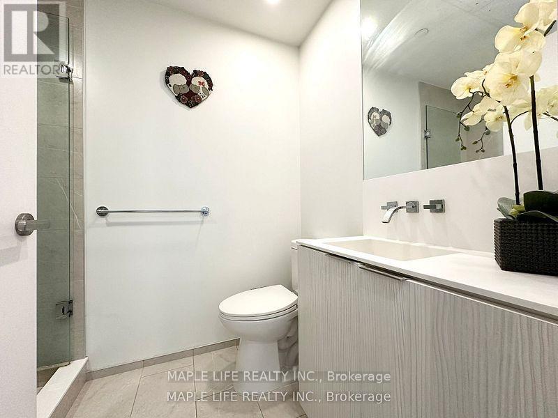 823 - 12 Bonnycastle Street, Toronto, ON - Indoor Photo Showing Bathroom