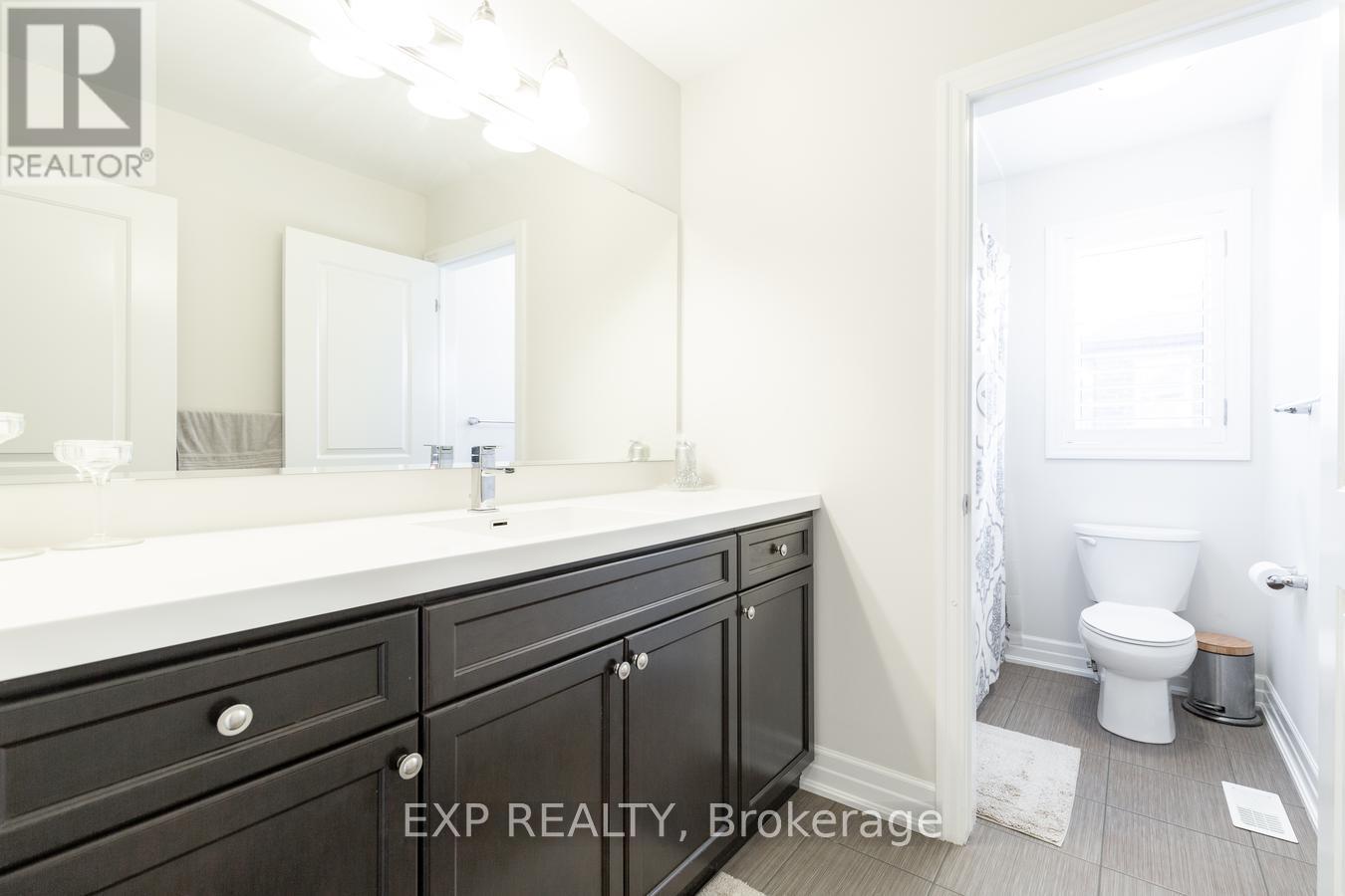 Upper - 8 Bannister Crescent, Brampton, ON - Indoor Photo Showing Bathroom