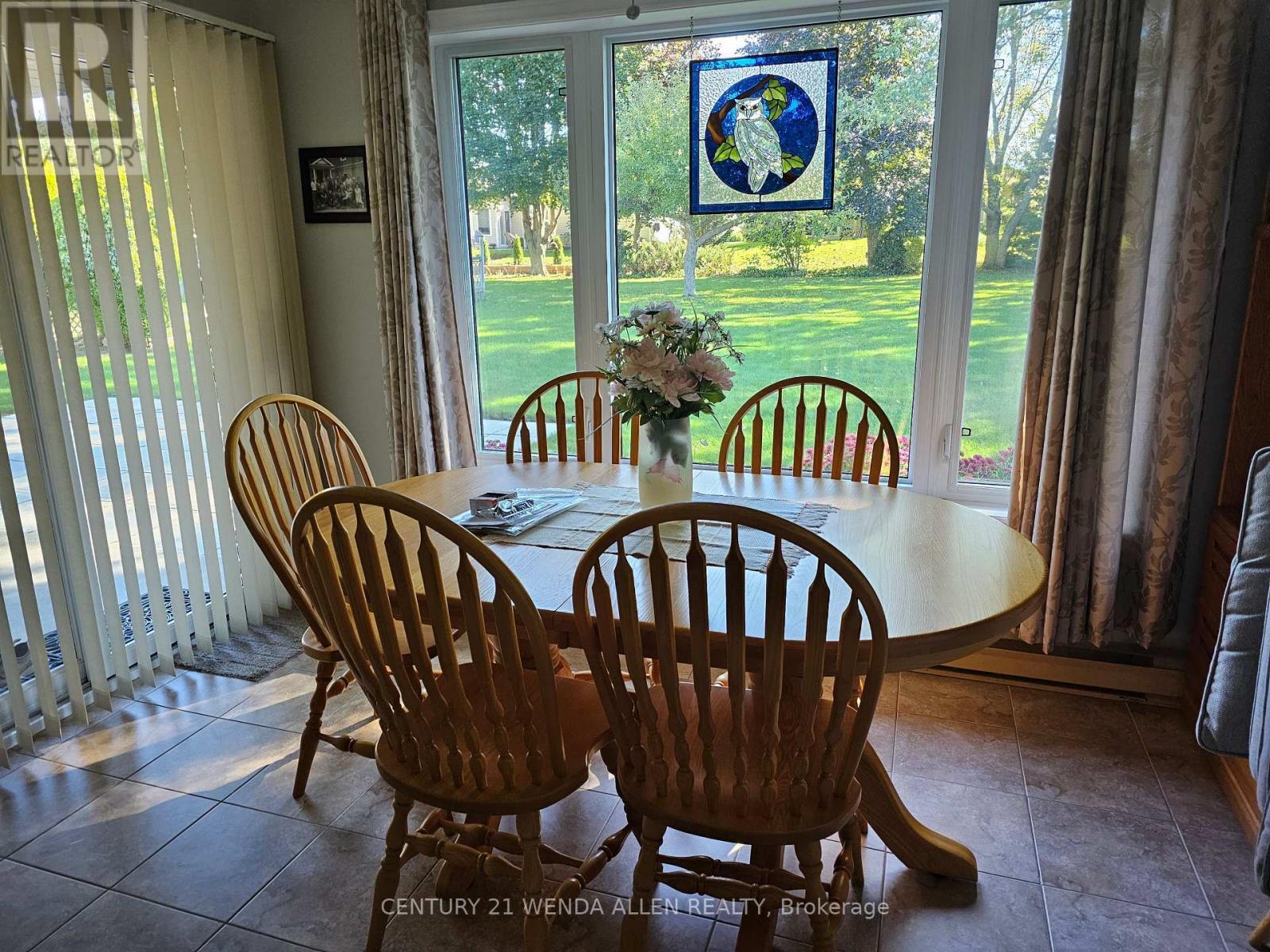 55 Penetangore Row S, Huron-Kinloss, ON - Indoor Photo Showing Dining Room