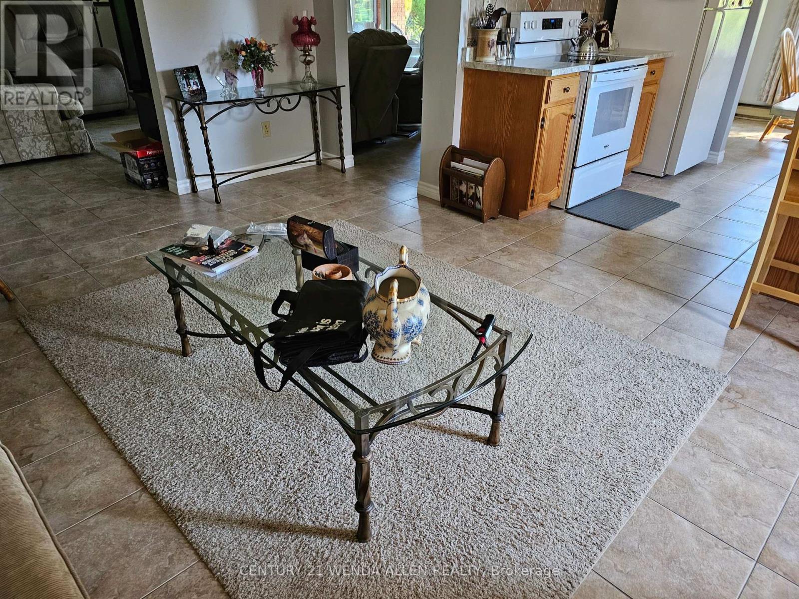 55 Penetangore Row S, Huron-Kinloss, ON - Indoor